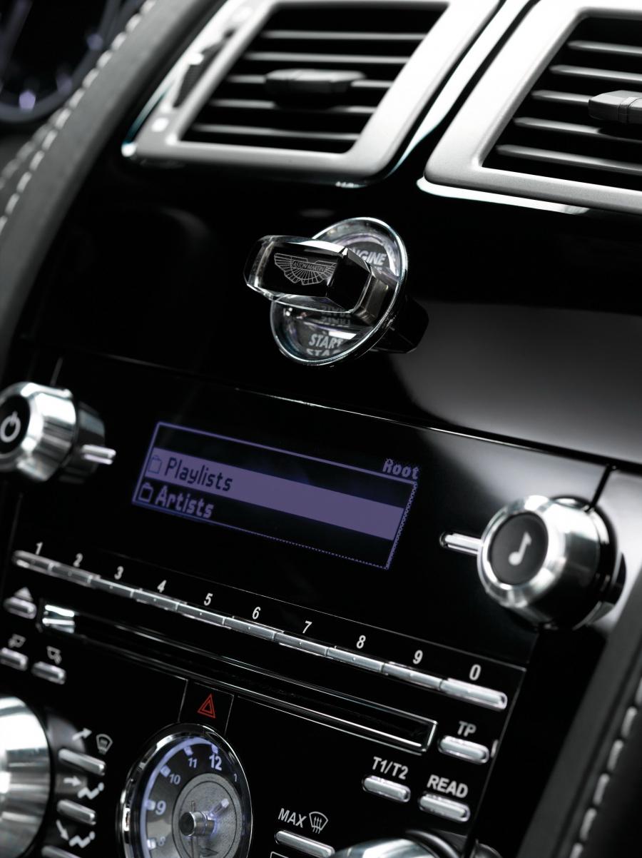 Детали интерьера Aston Martin DBS 2007 года  (WW) (фото 31 из 98)